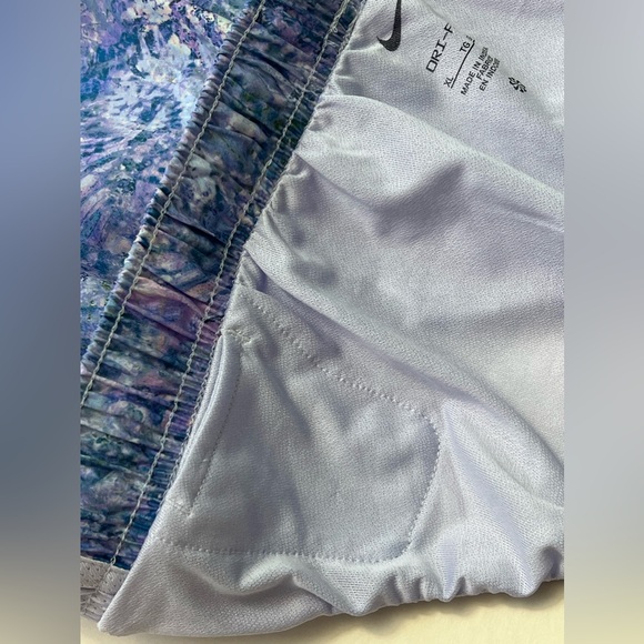 Nike Women's Summer Print Tempo Shorts in Purple Size:XL NWT - Picture 12 of 14